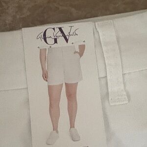 Gloria Vanderbilt Women's Classic White Bermudas
